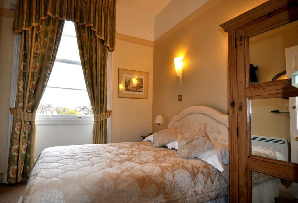 Willoughby House Hotel & Apartments Cheltenham Zimmer foto